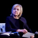 Hillary Clinton acusa al gobierno de Trump de “encubrimiento” en caso Epstein