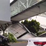 Se desprendió techumbre de puente peatonal en Terminal 1 del AICM