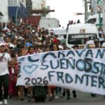 Unos 800 migrantes salen en caravana desde Tapachula hacia CDMX