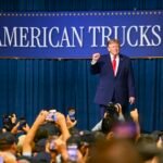 Suspenden anuncios de Trump financiados con dinero público